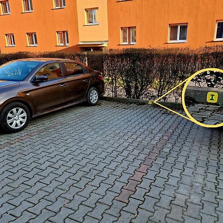 Slnecny Byt V Blizkosti Historickeho Centra Trenčín Esterno foto